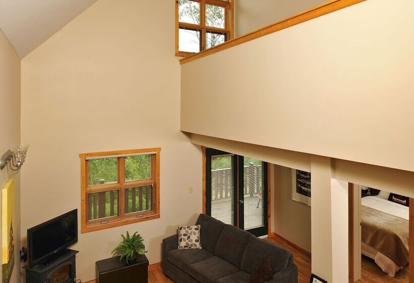 בית מלון כפרי Elk Lake Eco Centre