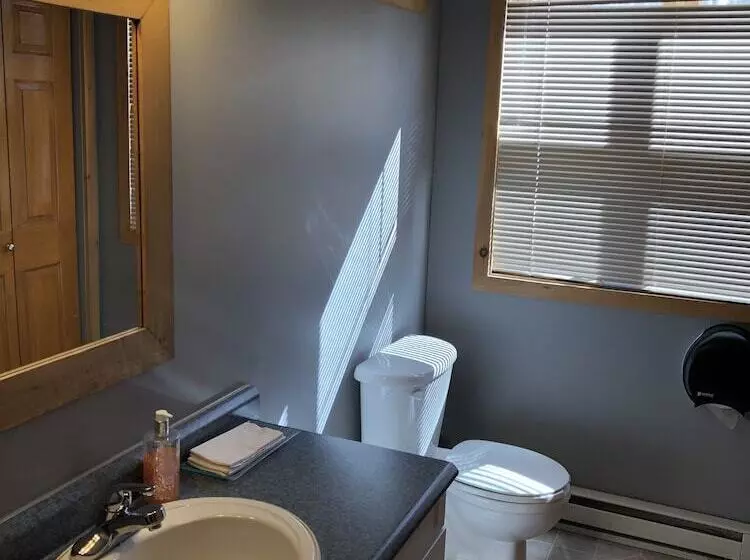 Hotelli Elk Lake Eco Centre