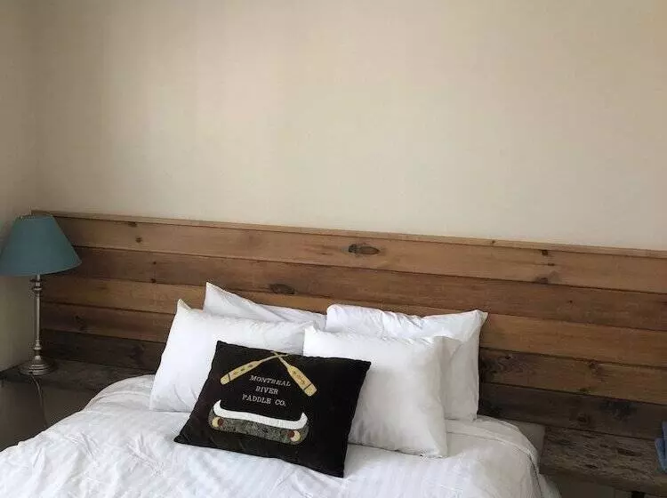 Hotelli Elk Lake Eco Centre