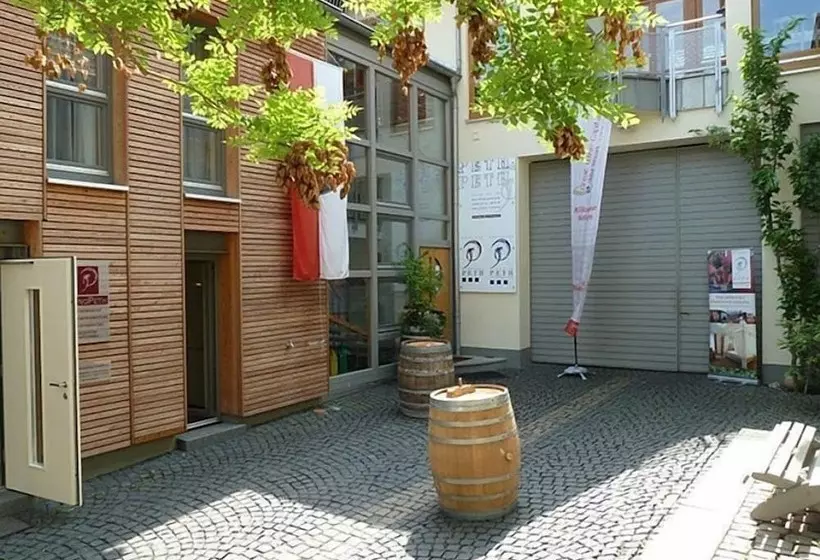 Hotelli Gästehaus & Weingut Peth