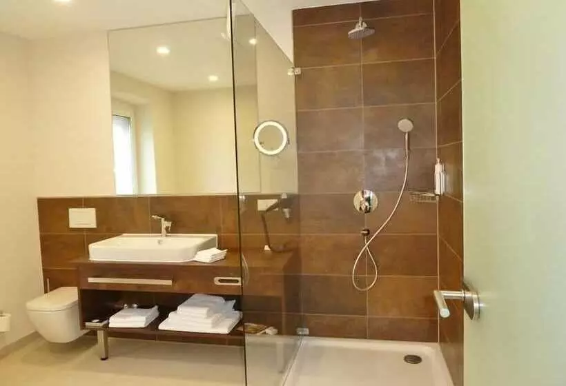 Hotelli Gästehaus & Weingut Peth