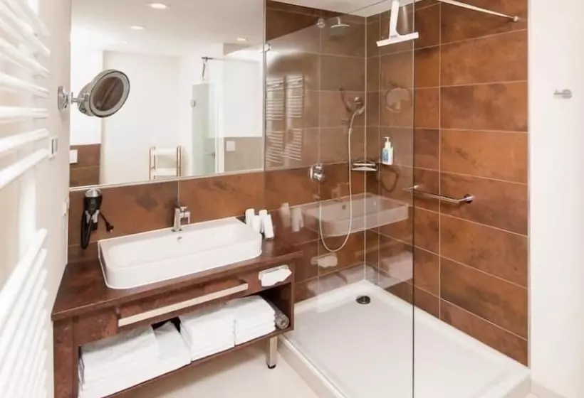 Hotelli Gästehaus & Weingut Peth