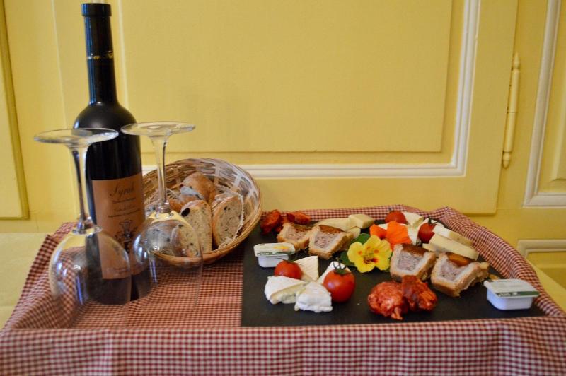 ペンション Chateau De Mathod Chambres D Hotes