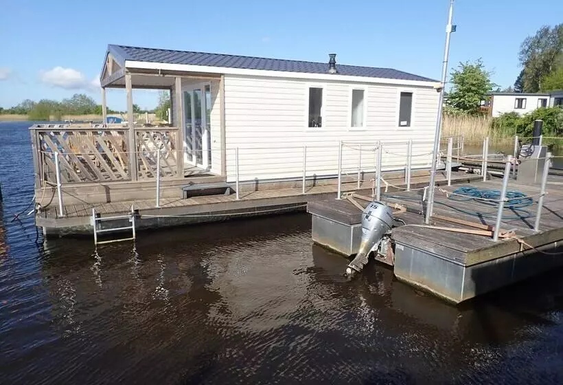 リゾートホテル Ferienpark Süderstapel