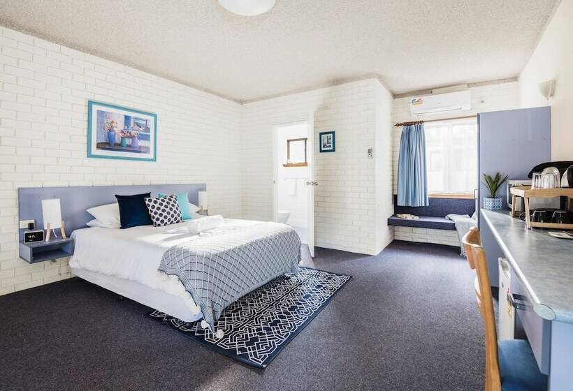 فندق على الطريق The Med Crescent Head