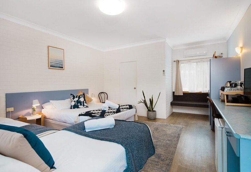 فندق على الطريق The Med Crescent Head