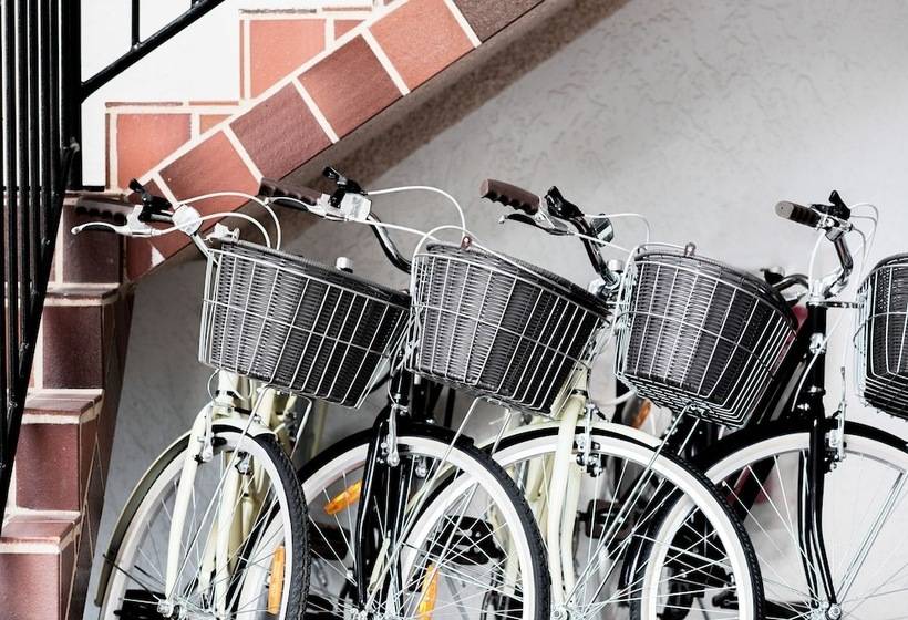 فندق على الطريق The Med Crescent Head