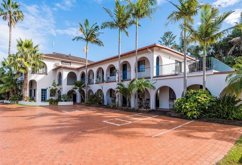 فندق على الطريق The Med Crescent Head