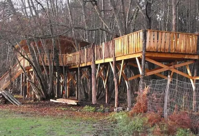 Aamiaismajoitus (B&B) Cabane Des Cerfs