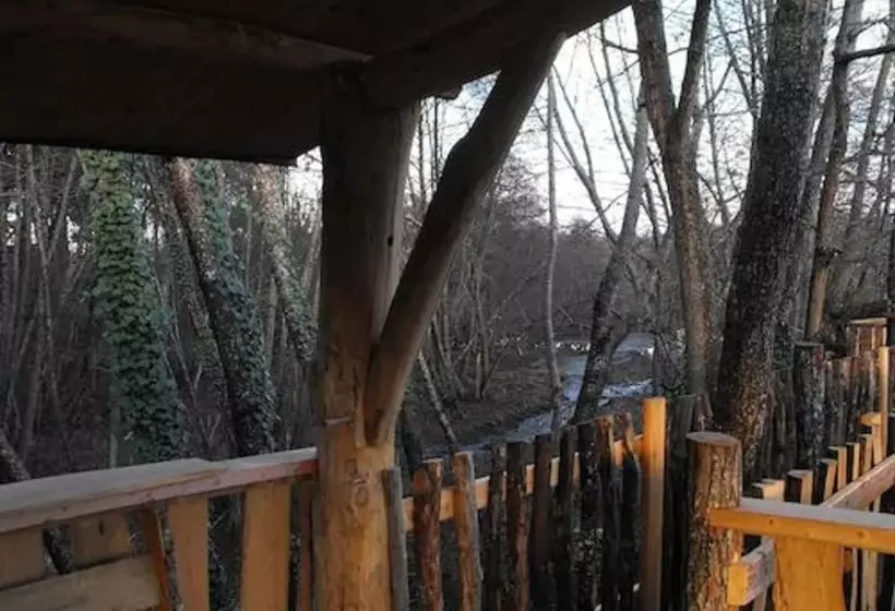 Aamiaismajoitus (B&B) Cabane Des Cerfs