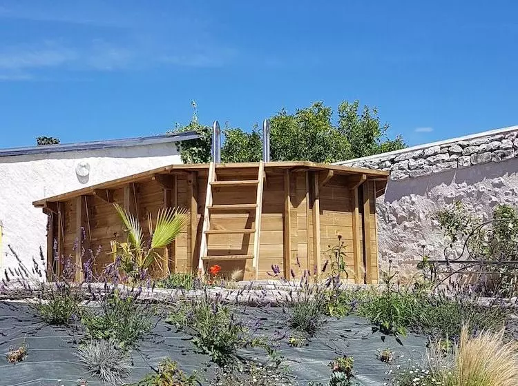 Aamiaismajoitus (B&B) Chez Onna