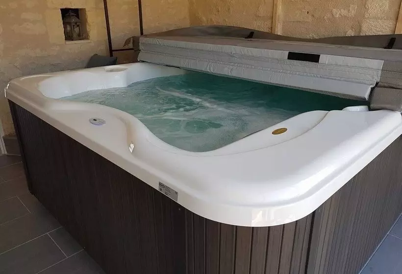 Aamiaismajoitus (B&B) Chez Onna