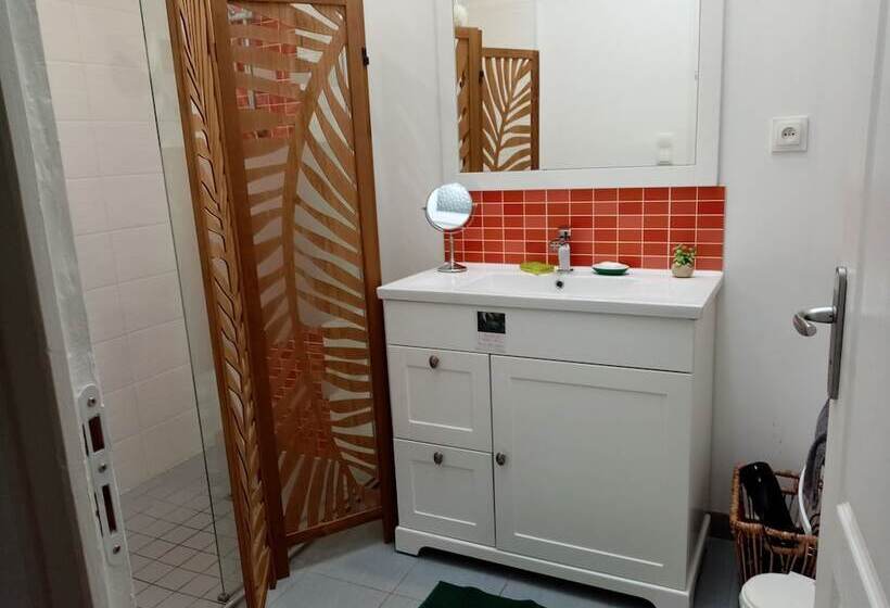 مبيت وإفطار La Gurlanne