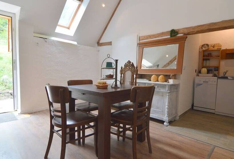 Cozy Apartment In Immerath Near Fishing