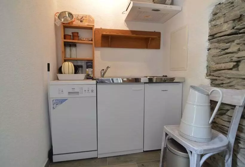 Cozy Apartment In Immerath Near Fishing