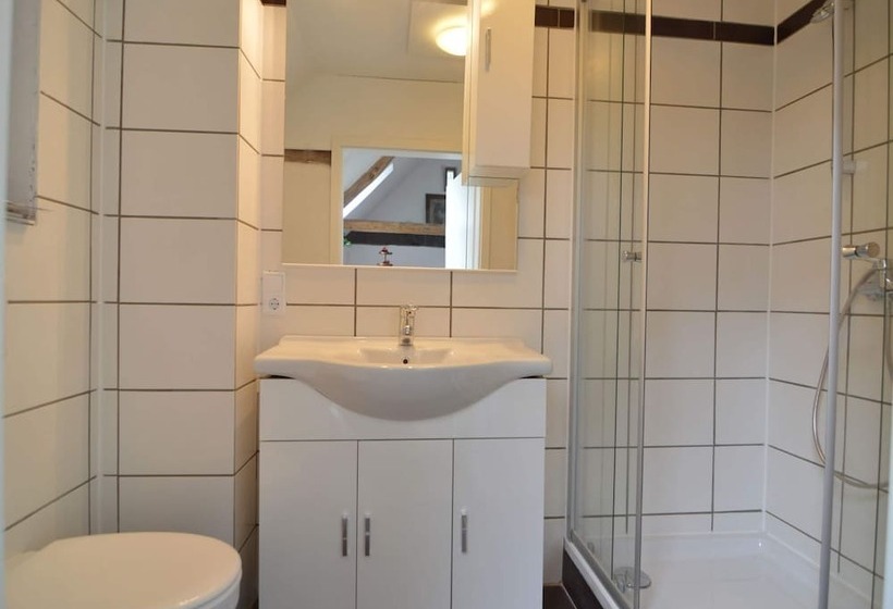 Cozy Apartment In Immerath Near Fishing