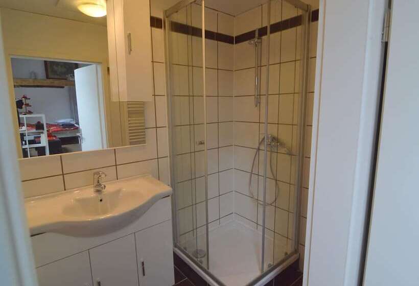 Cozy Apartment In Immerath Near Fishing