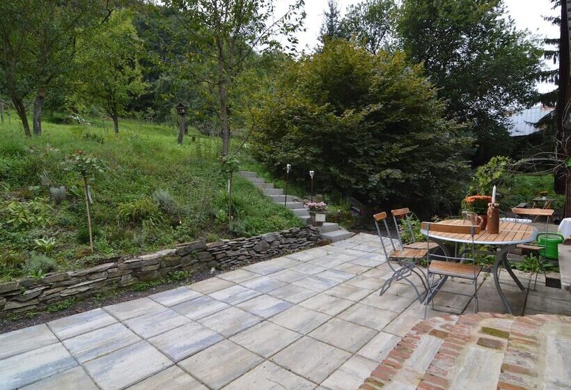 Cozy Apartment In Immerath Near Fishing