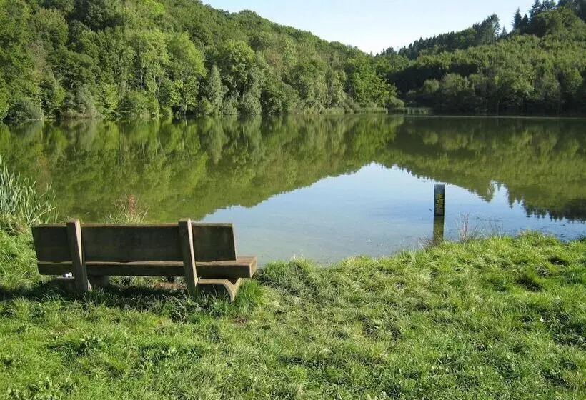 Cozy Apartment In Immerath Near Fishing