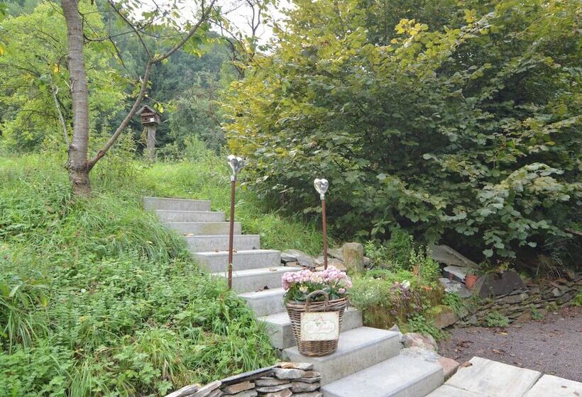 Cozy Apartment In Immerath Near Fishing