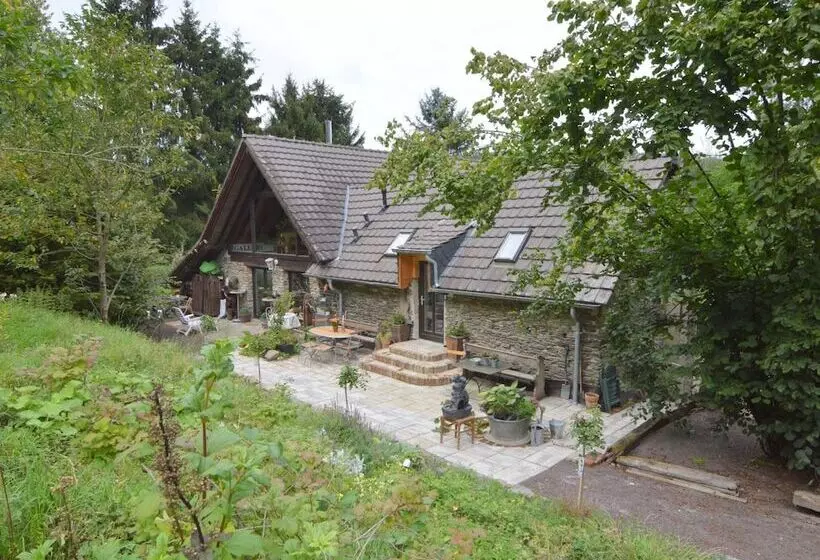 Cozy Apartment In Immerath Near Fishing