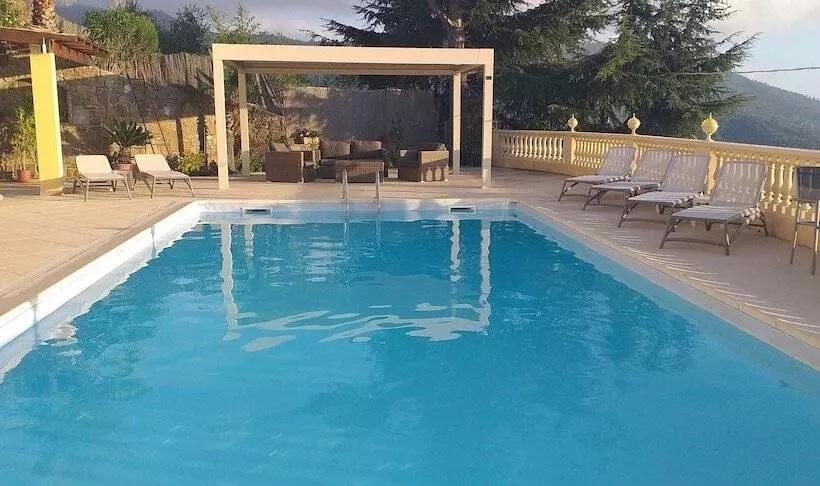 Hostelli Villa Santa Giusta