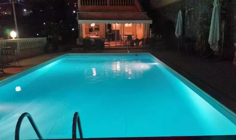 Hostelli Villa Santa Giusta