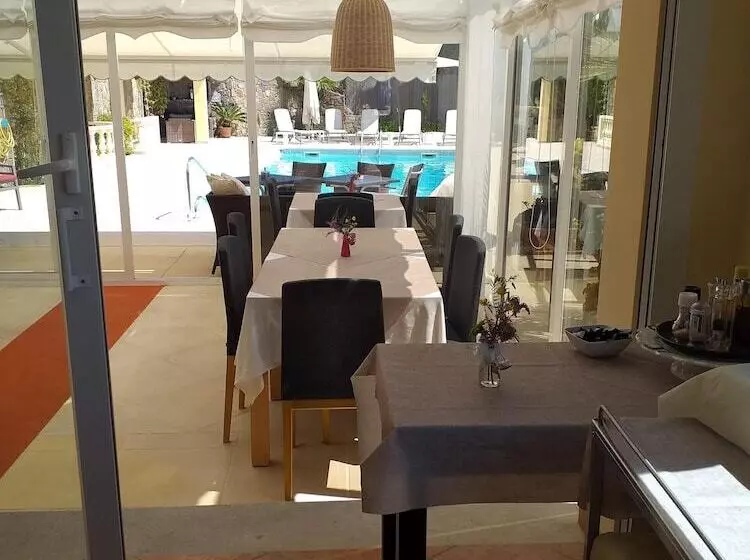 Hostelli Villa Santa Giusta
