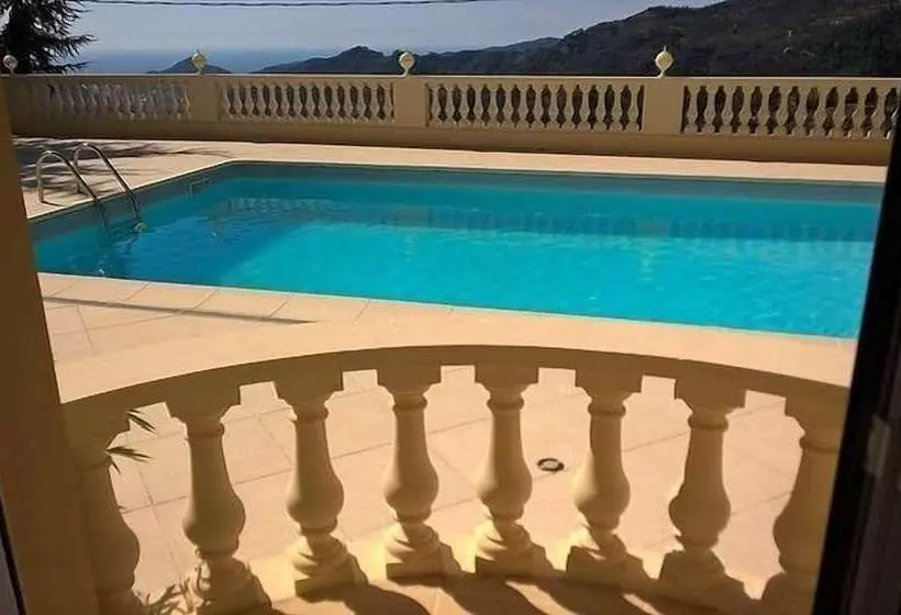 Hostelli Villa Santa Giusta