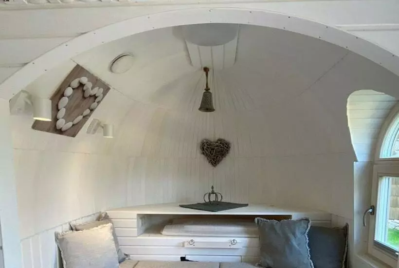 Hotelli Iglu Camp Triolago