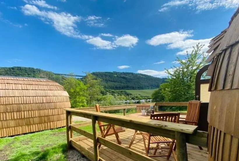 Hotelli Iglu Camp Triolago