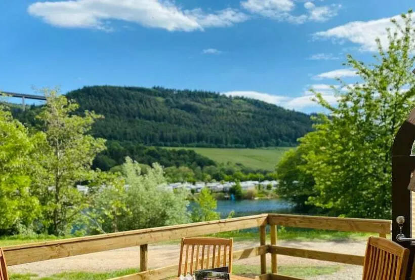 Hotelli Iglu Camp Triolago