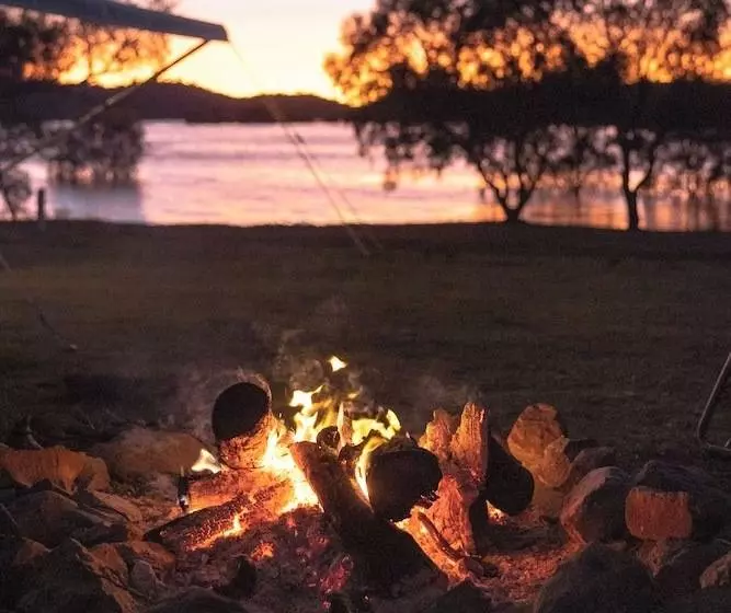 Hotelli Reflections Lake Glenbawn   Holiday Park