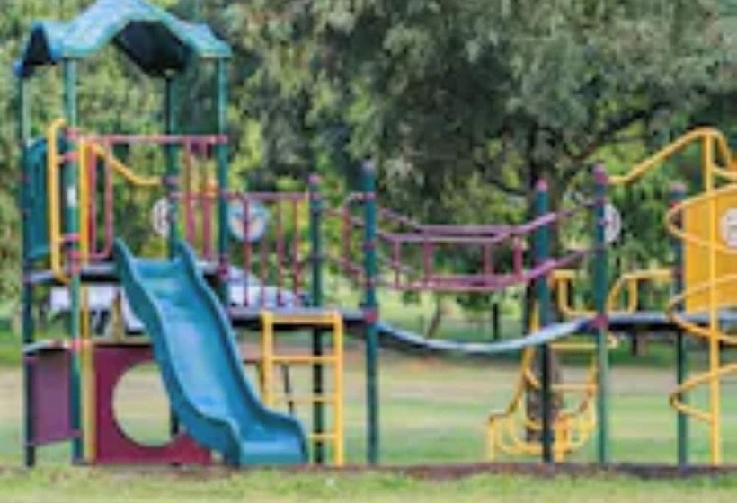 호텔 Reflections Lake Glenbawn Holiday Park