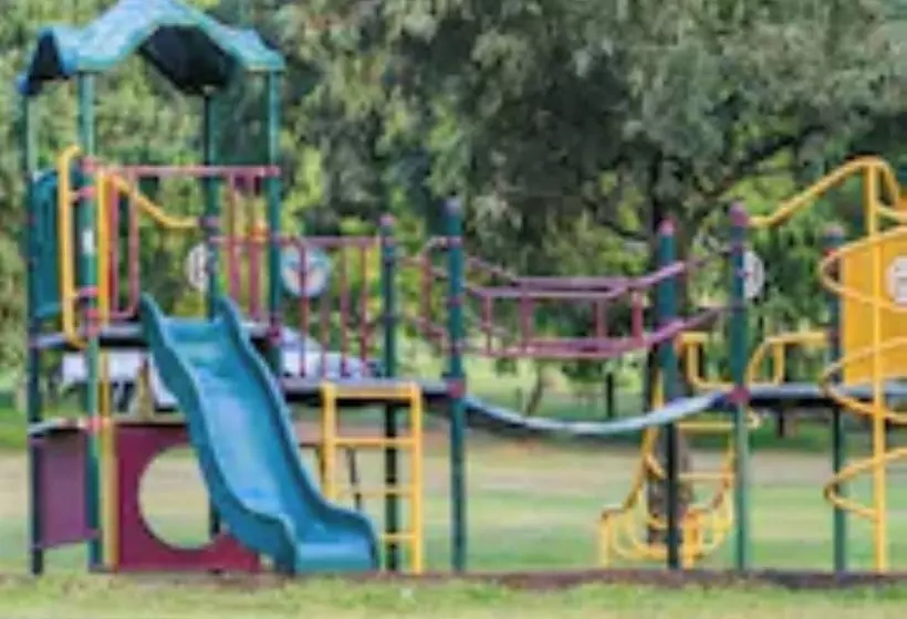 Hotelli Reflections Lake Glenbawn   Holiday Park