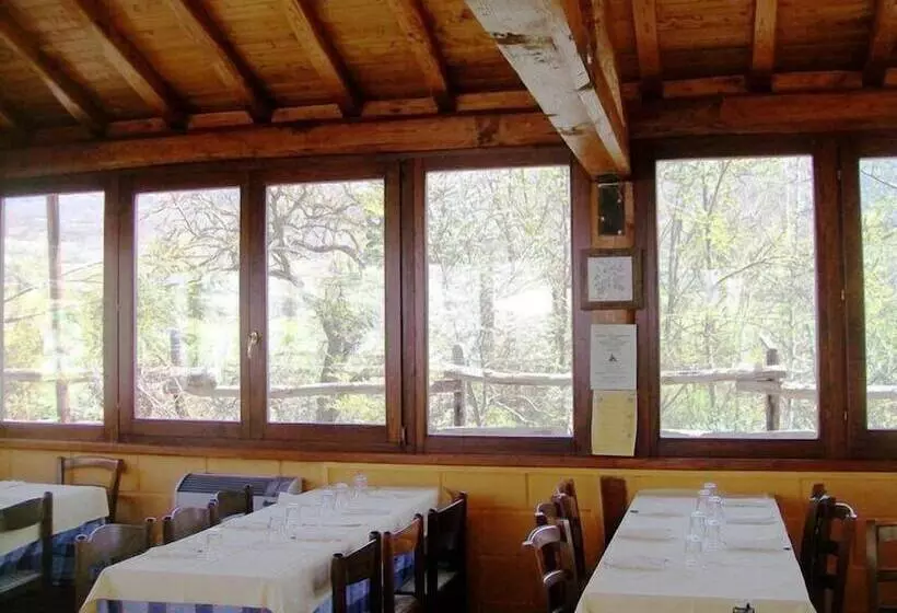 Maaseutuhotelli Azienda Agrituristica La Canestra