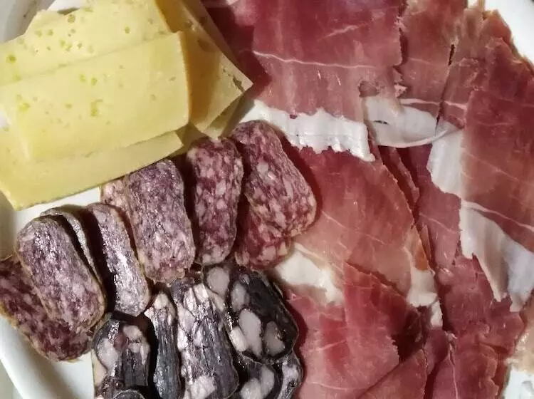 Maaseutuhotelli Azienda Agrituristica La Canestra