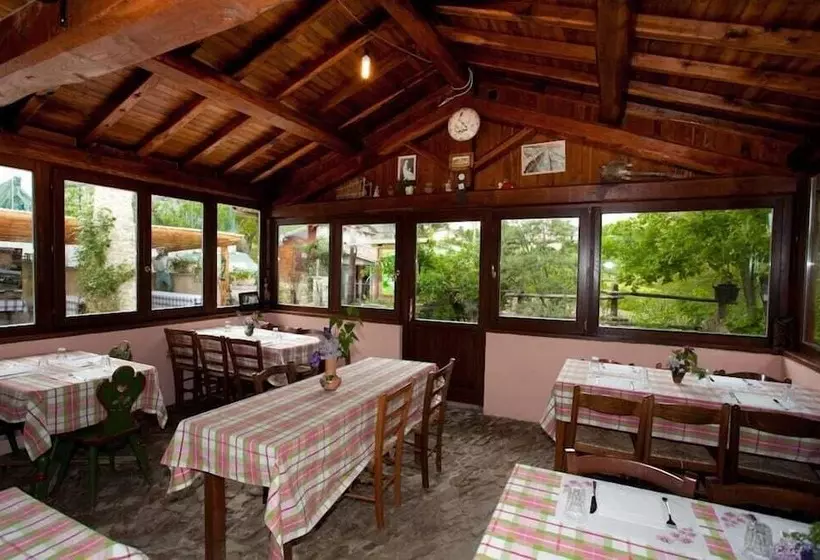 Maaseutuhotelli Azienda Agrituristica La Canestra