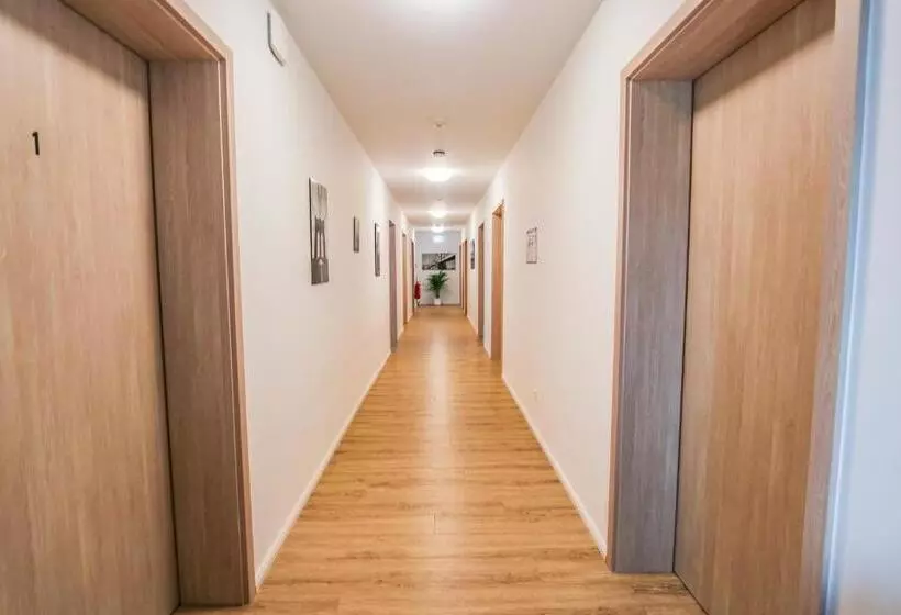 Hotelli Sleep Station