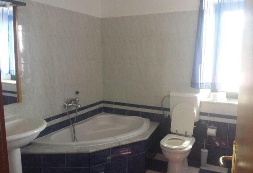 פנסיון Guest House Fosa