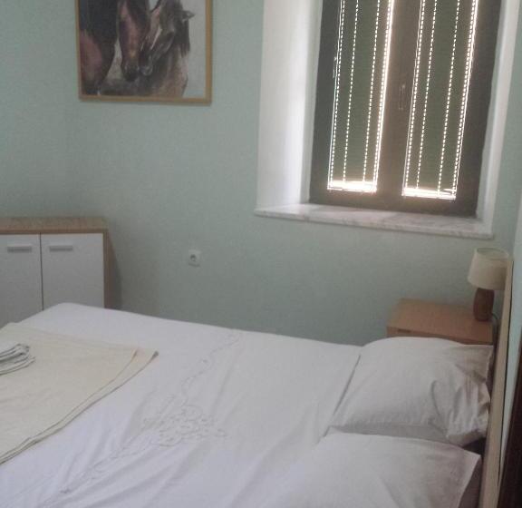 פנסיון Guest House Fosa