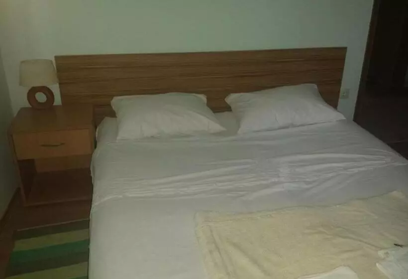 Majatalo Guest House Fosa