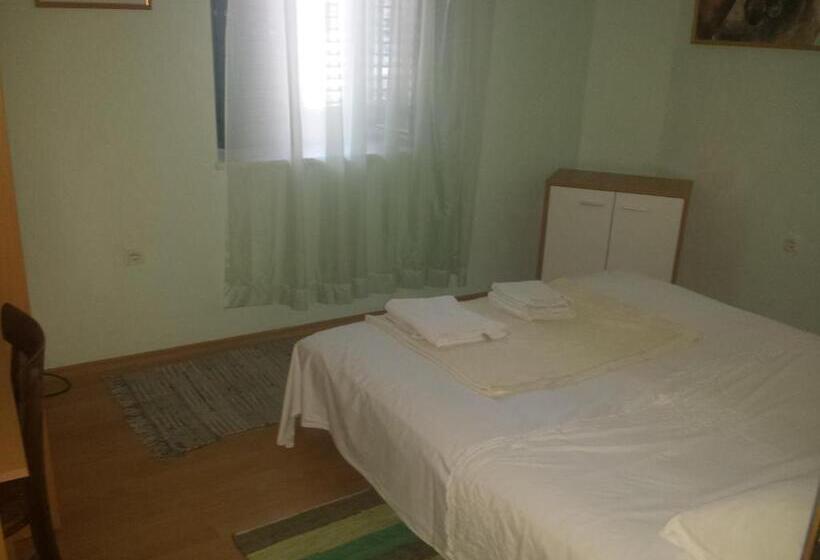 פנסיון Guest House Fosa