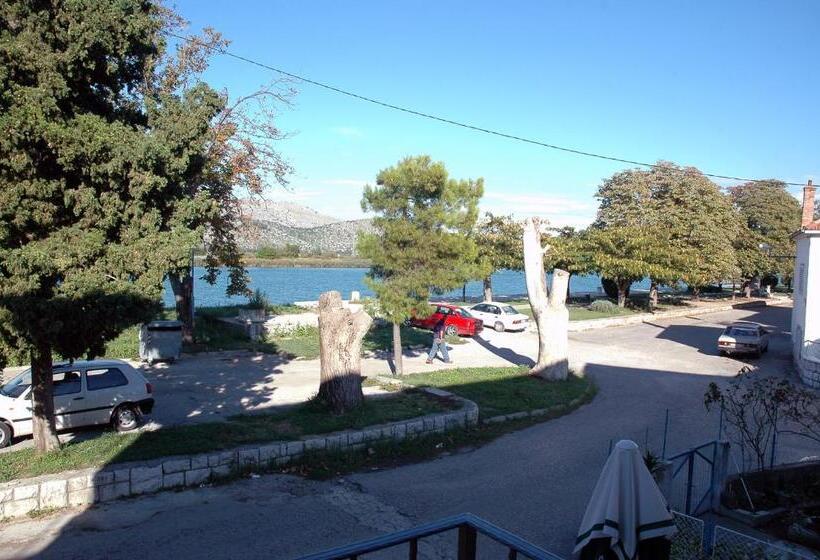 פנסיון Guest House Fosa