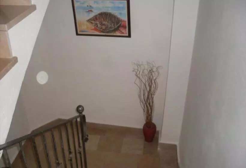 Majatalo Guest House Fosa