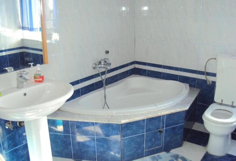 פנסיון Guest House Fosa