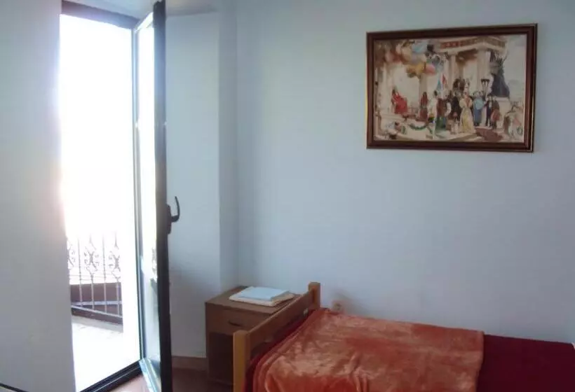 Majatalo Guest House Fosa