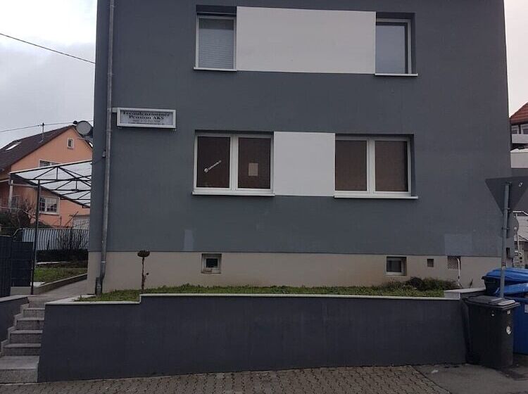 Pensione Monteurzimmer Aks