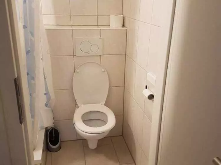 Majatalo Monteurzimmer Aks