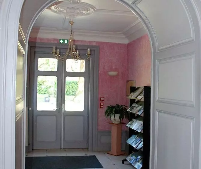 Aamiaismajoitus (B&B) Château Du Bourg